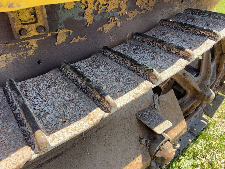 caterpillar-twenty-two-image-37
