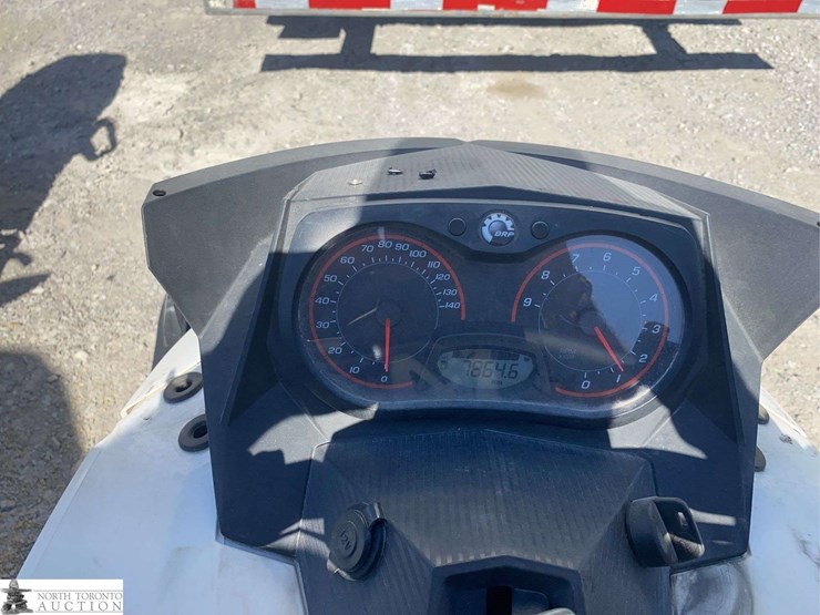 non-operable-2014-ski-doo-grand-touring-sport-image-7