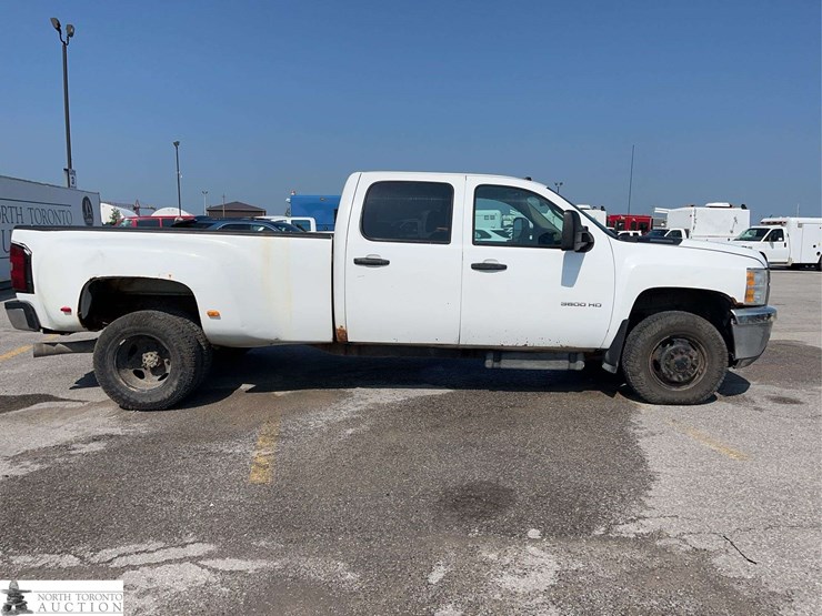 2012-chevrolet-silverado-3500hd-image-4