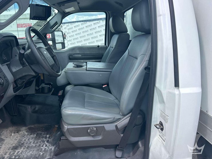 2015-ford-f550-image-14