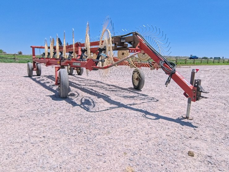 #1074-•-h&s-bf14-hi-capacity-wheel-rake-image-7