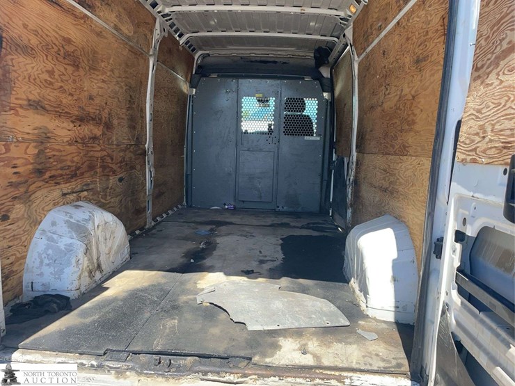 2015-ram-promaster-cargo-van-image-15