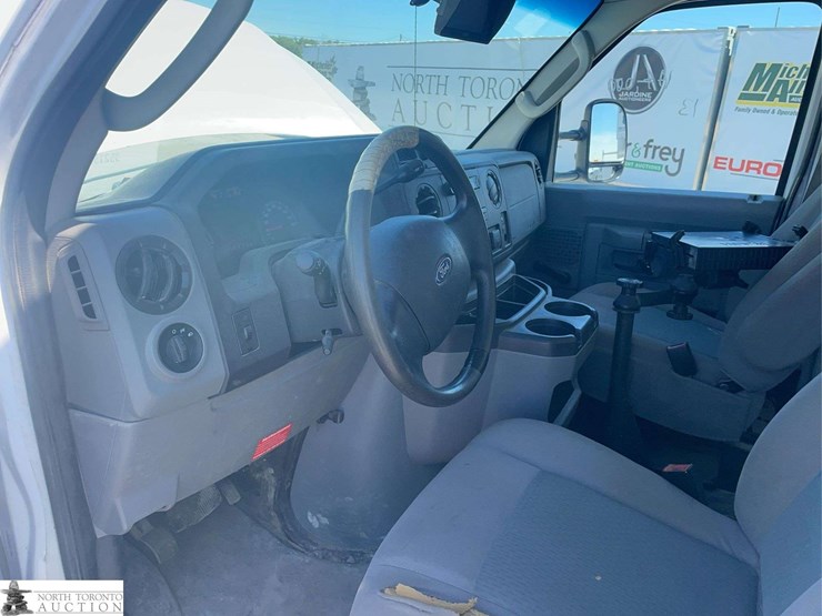 2013-ford-e-series-e-450-sd-s/a-service-truck-image-11