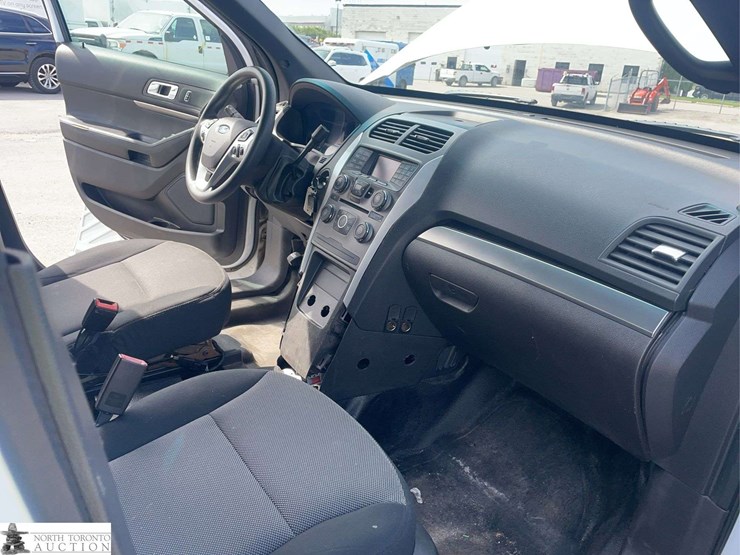 2013-ford-explorer-image-18