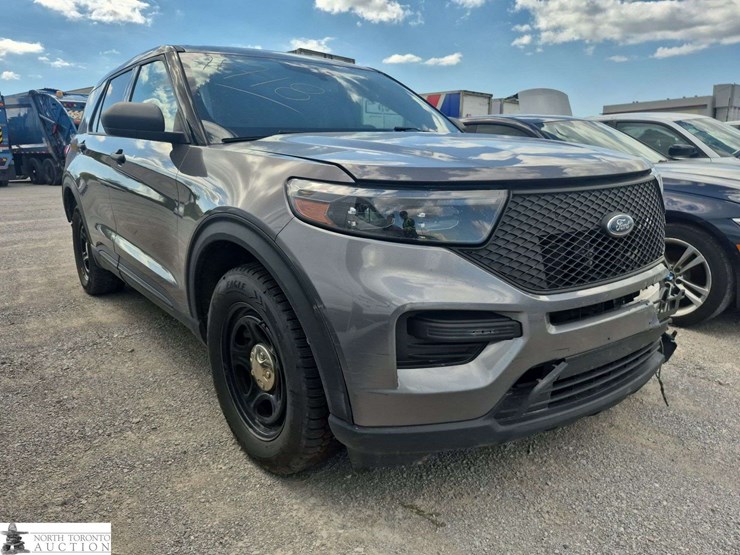 2021-ford-explorer-image-3