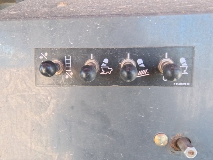 2012-massey-ferguson-9520-image-67
