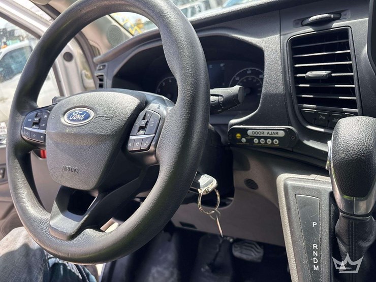 2020-ford-transit-image-14