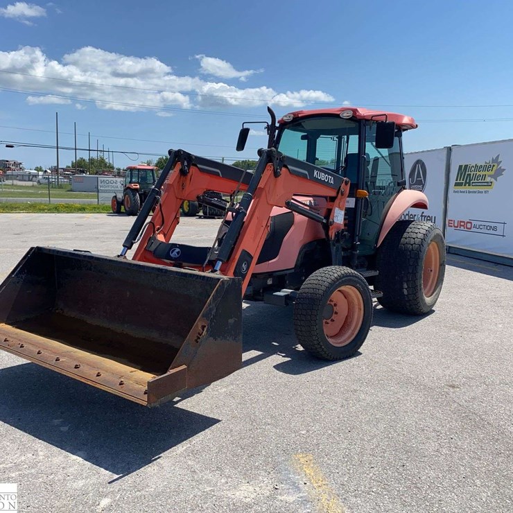 KUBOTA M7040