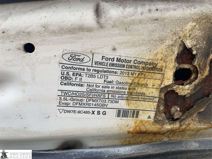 2013-ford-explorer-image-24