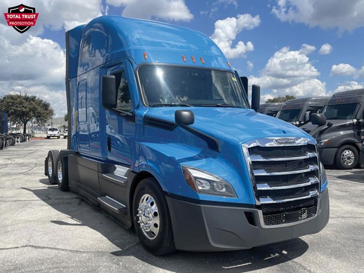 2022-freightliner-cascadia-126-image-1