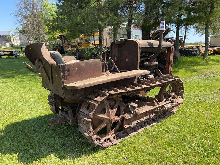 caterpillar-fifteen-image-3