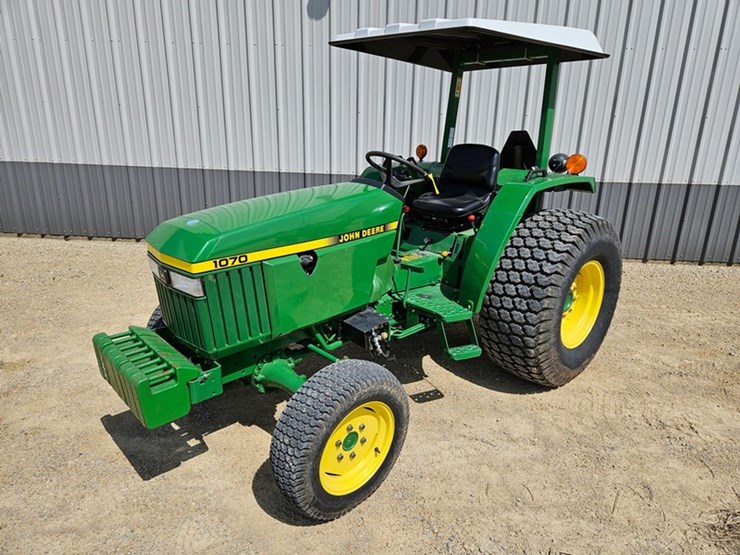 john-deere-1070-image-1