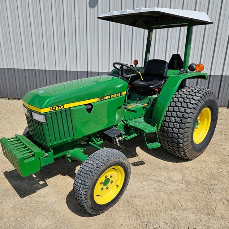 JOHN DEERE 1070