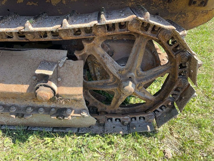 caterpillar-twenty-two-image-40