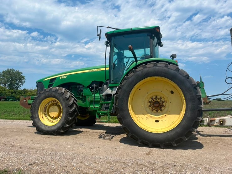 john-deere-8330-image-5