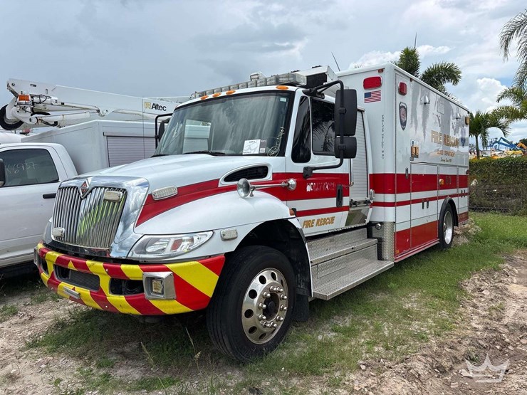 2013-international-durastar-4300-image-1