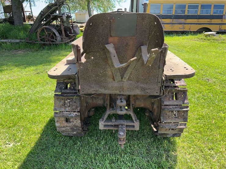 caterpillar-fifteen-image-4