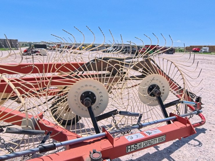 #1074-•-h&s-bf14-hi-capacity-wheel-rake-image-31