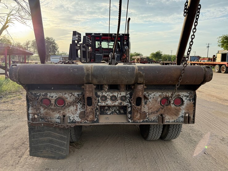 2013-peterbilt-367-image-7