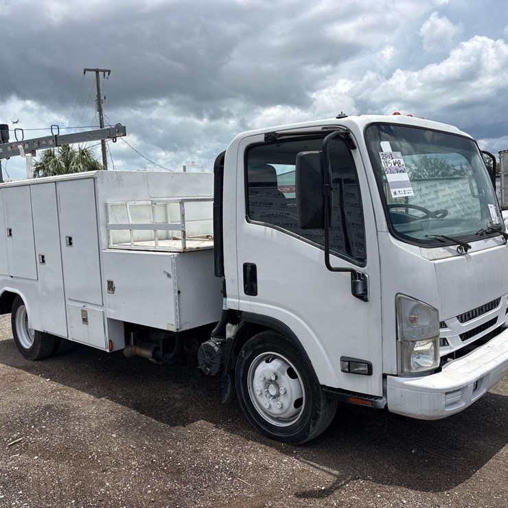 2013 ISUZU NRR