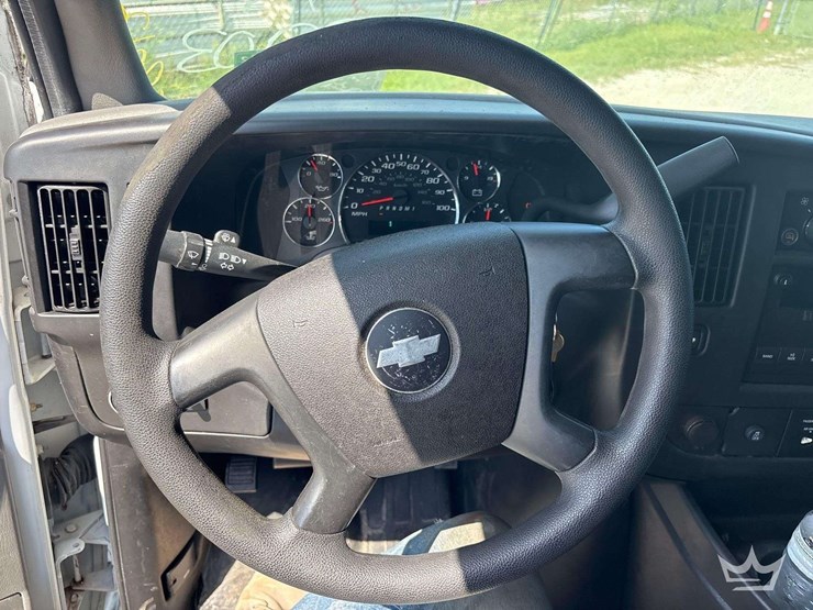 2014-chevrolet-express-2500-image-12