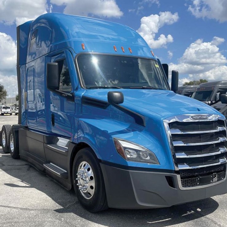 2022 FREIGHTLINER CASCADIA 126