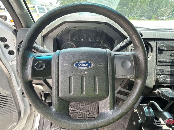 2015-ford-f350-image-16