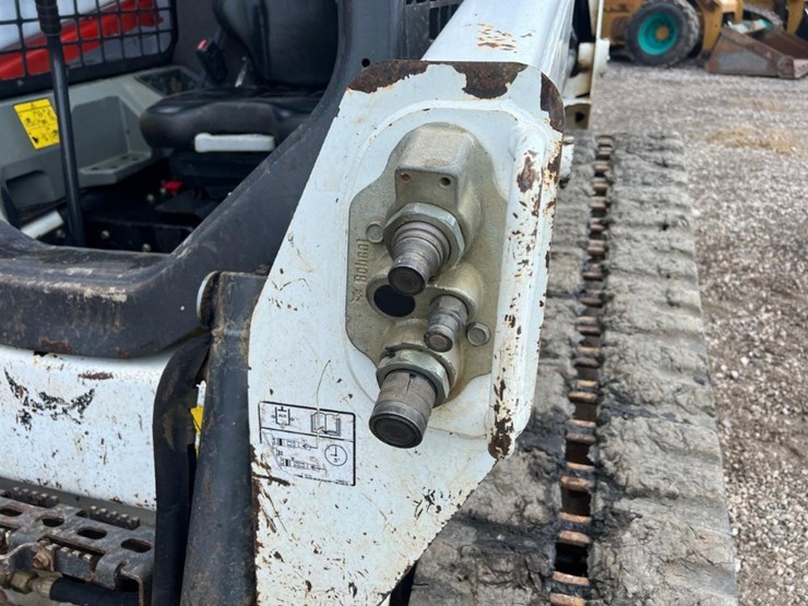 2022-bobcat-t550-image-12