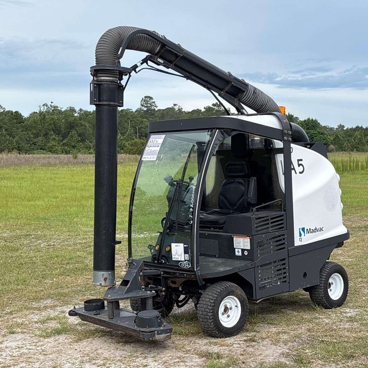 2017 MadVac LR50T Ride-On Litter Vacuum