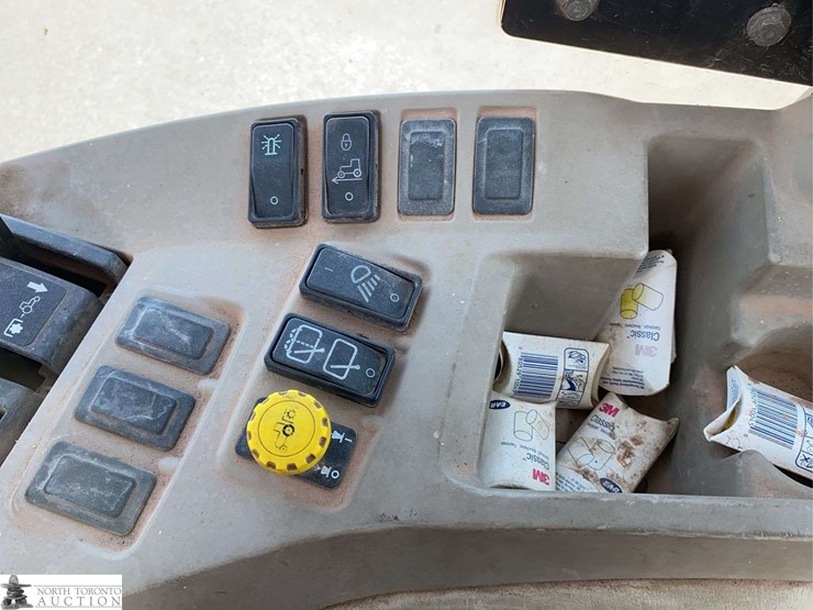 john-deere-3520-image-16