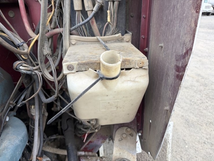 1991-kenworth-tri-axle-dump-truck-image-16