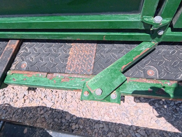 #1073-•-2019-arrow-quip-8600-cattle-chute-image-27