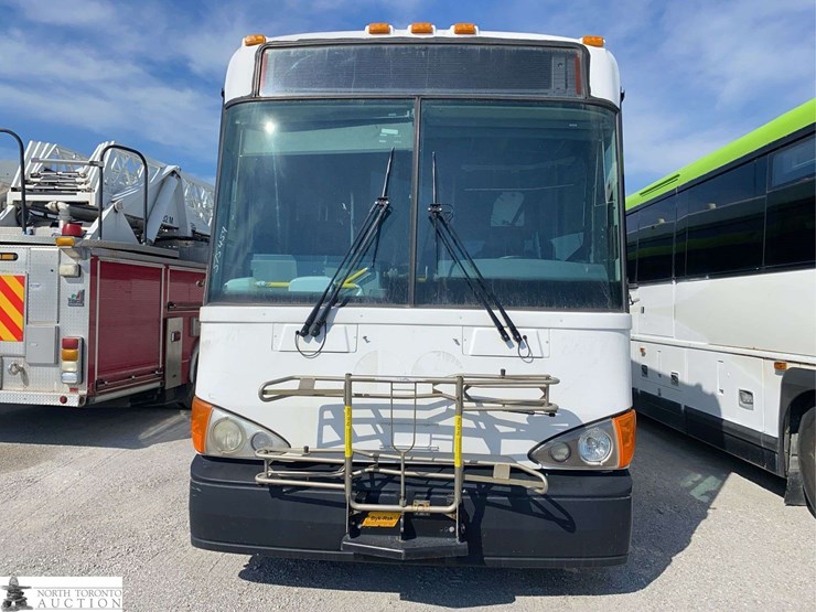 non-operable-2011-motor-coach-industries-d4500-t/a-55-passenger-wheelchair-accessible-bus-image-2