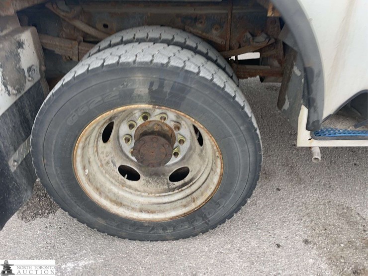 2012-ford-f550-image-24