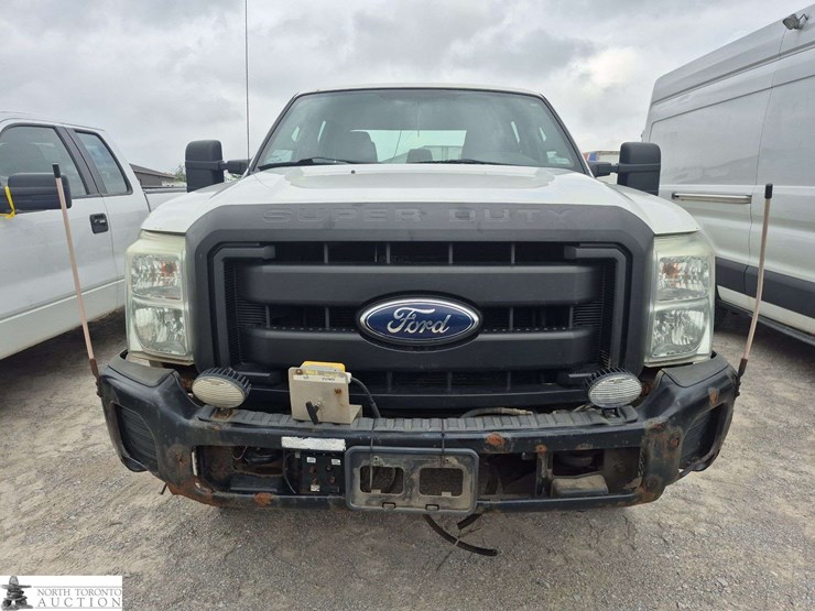 2011-ford-f350-image-2