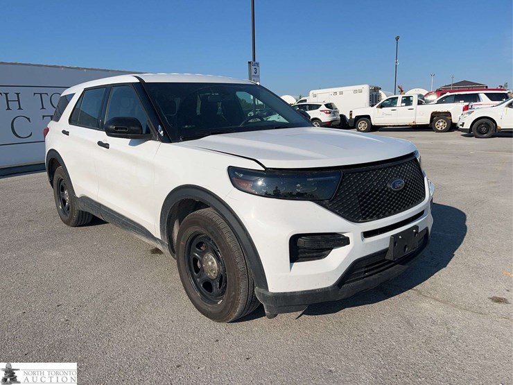 2022-ford-explorer-image-3