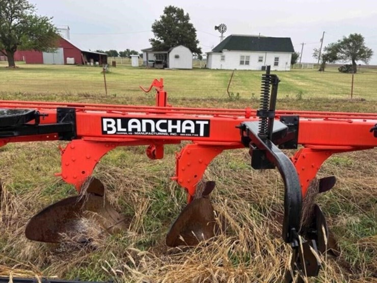 blanchat-12-bottom-plow-image-7