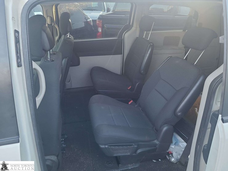 2010-dodge-grand-caravan-se-image-15