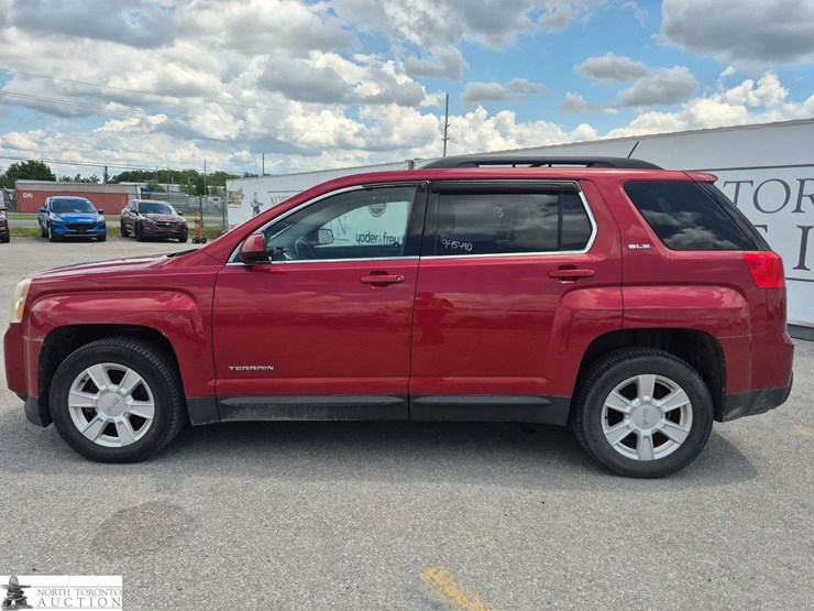 2013-gmc-terrain-image-8