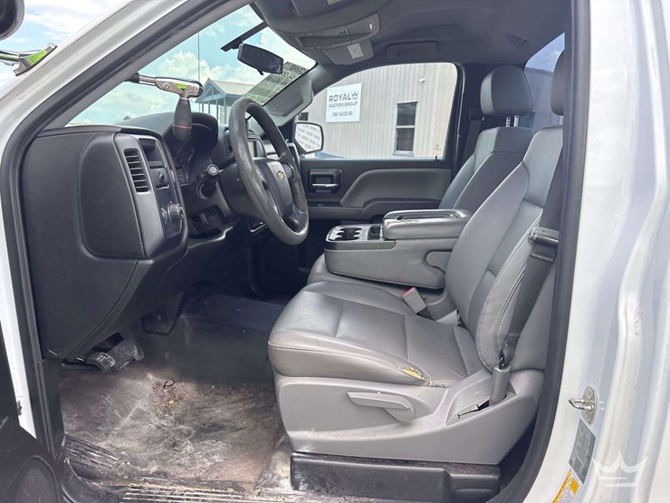 2018-chevrolet-silverado-1500-image-12