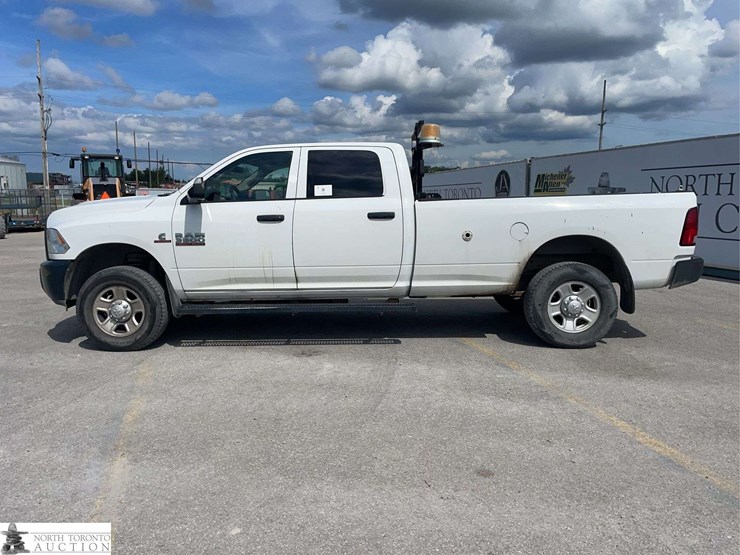 2016-dodge-3500-image-8