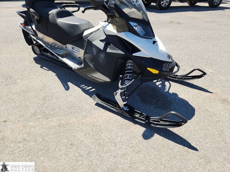 2014-grand-touring-sport-ski-doo-2014-ski-doo-grand-touring-sport-image-3