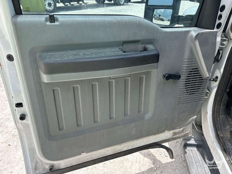 2015-ford-f350-image-14