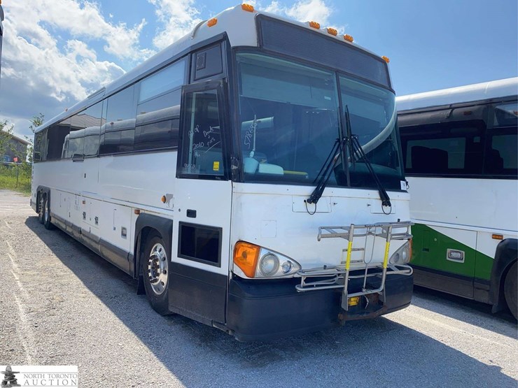 non-operable-2010-motor-coach-industries-d4500-t/a-passenger-wheelchair-accessible-bus-image-4
