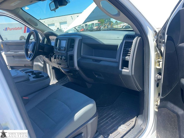 2016-dodge-1500-image-18