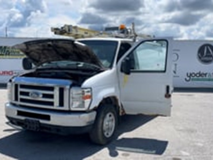 2012-ford-cargo-image-9