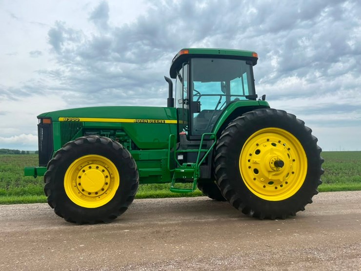 john-deere-8300-image-2