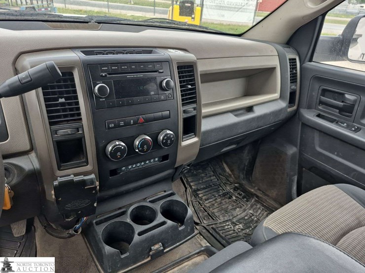 2012-dodge-3500-image-16