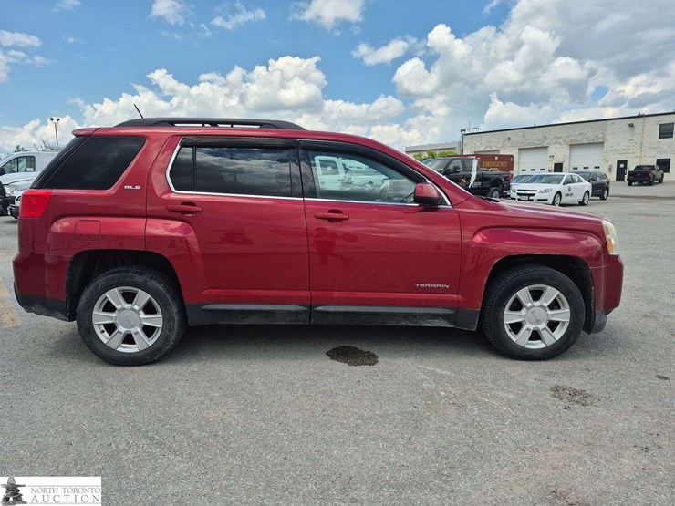 2013-gmc-terrain-image-4