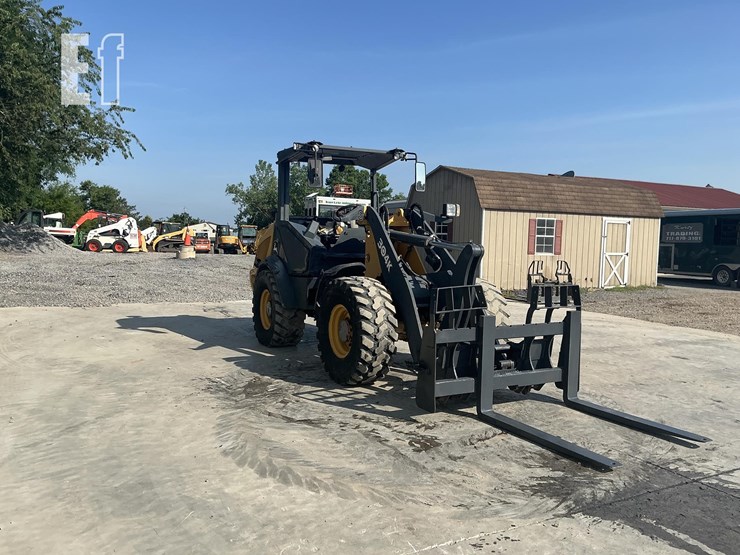 2015-deere-304k-image-6